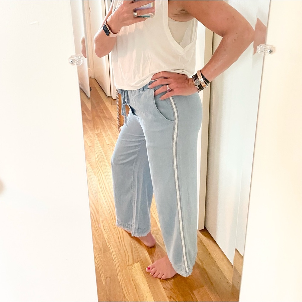 Savvi Wide Leg Cropped Chambray Pants